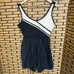 Beach Cabana‎ White And Black Short Swimsuit Size 20W